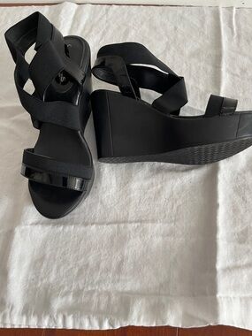 Charles David Black Patent & Elastic Wedge Sandals